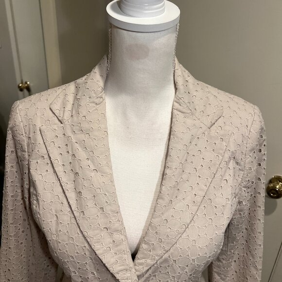 NWT NY & Company Tan Embroidered Eyelet Two button Blazer, Size 8 - Picture 2 of 16